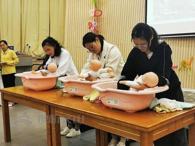 赢博体育官网入口：赢博体育：这场大学生茶艺表演 看过的人都被惊艳了(图3)