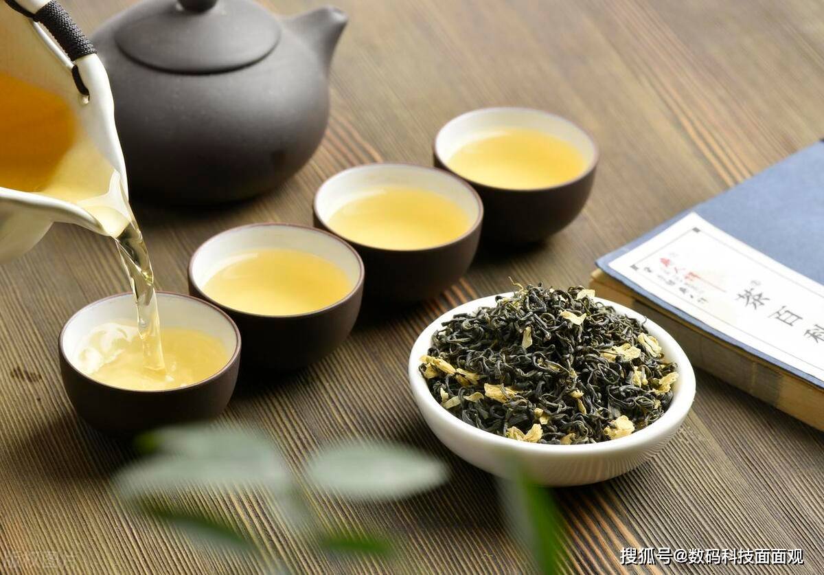 赢博体育app：赢博体育：中国10大名茶排名各自特点与口感茶叶产地(图1)